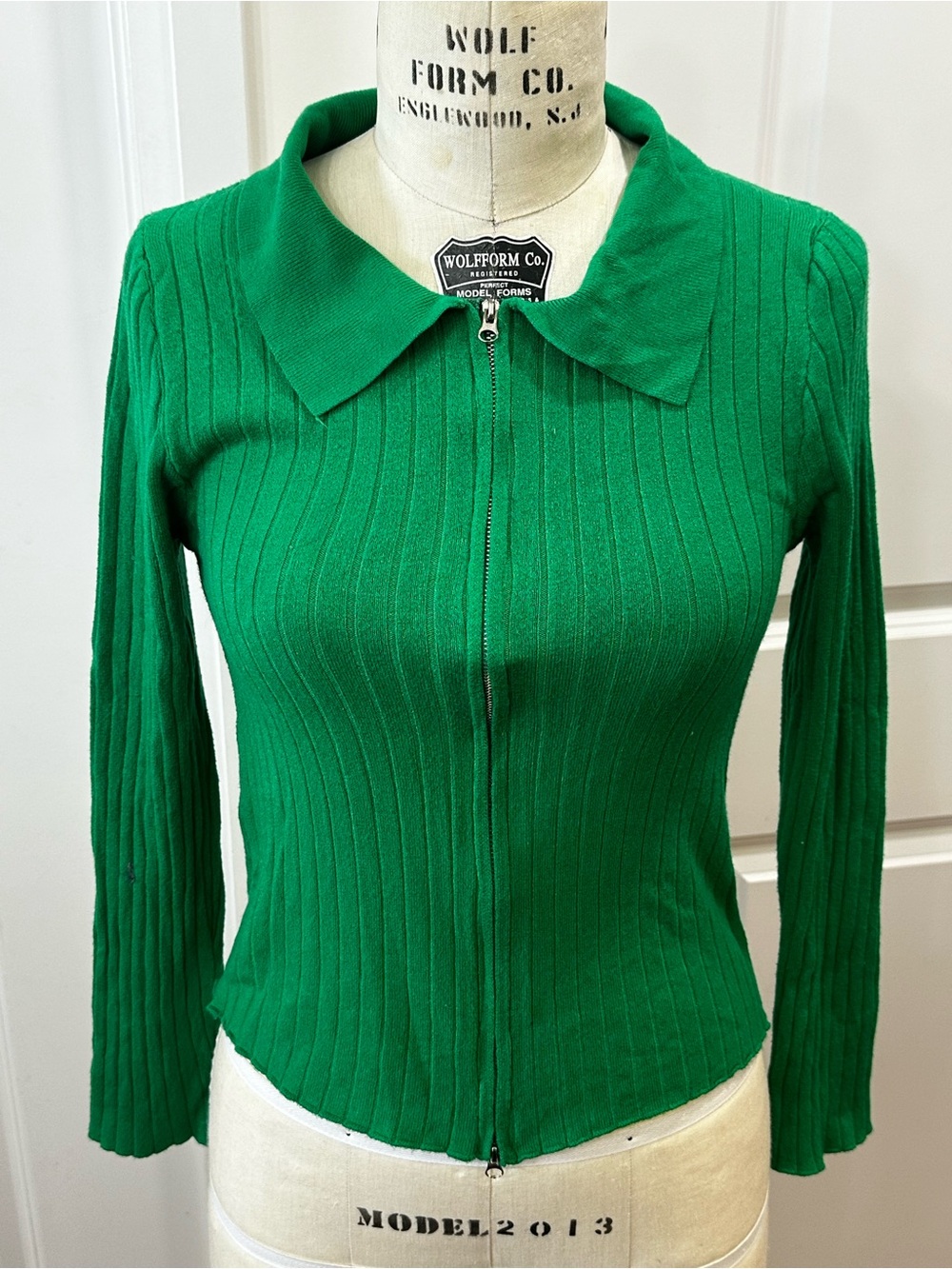 Green Ribbed Zip-Front Cardigan with Collar